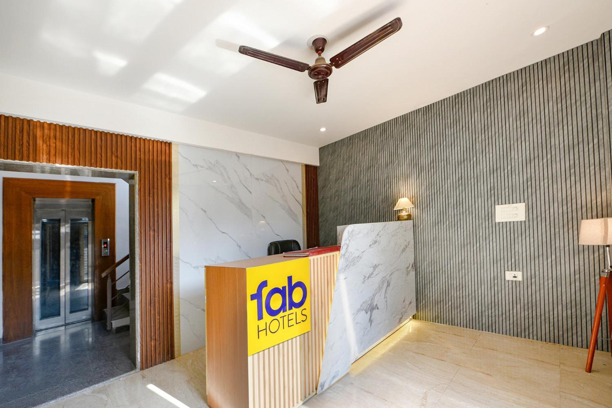 Fabhotel Ar Suites Gurgaon Exterior photo