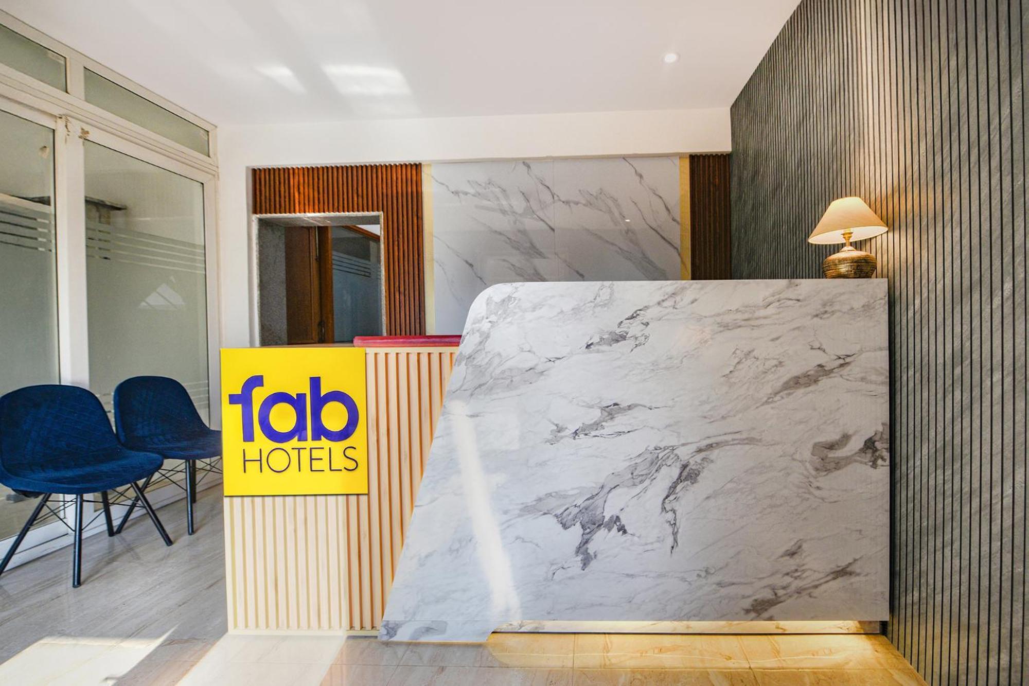 Fabhotel Ar Suites Gurgaon Exterior photo