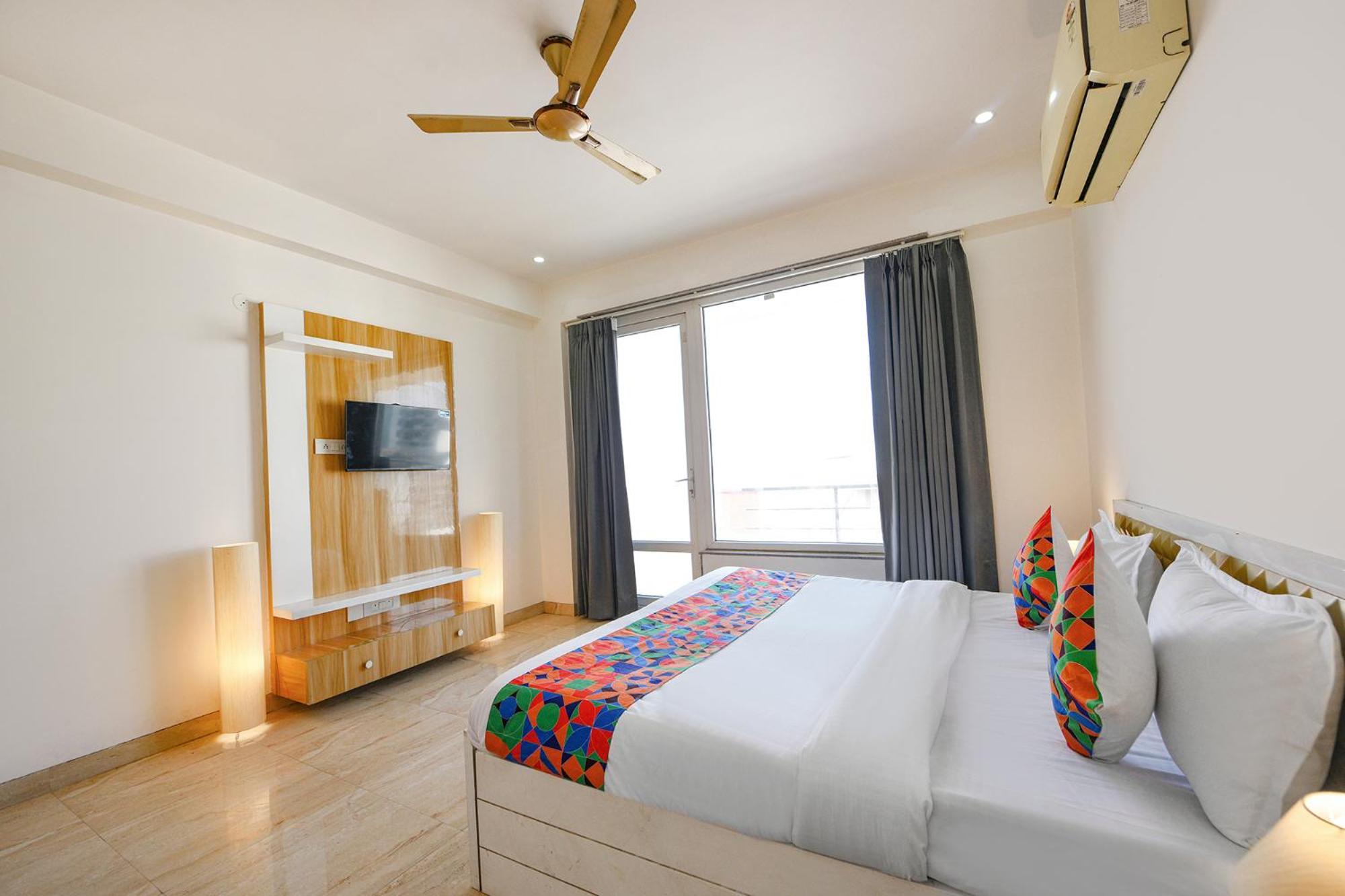 Fabhotel Ar Suites Gurgaon Exterior photo