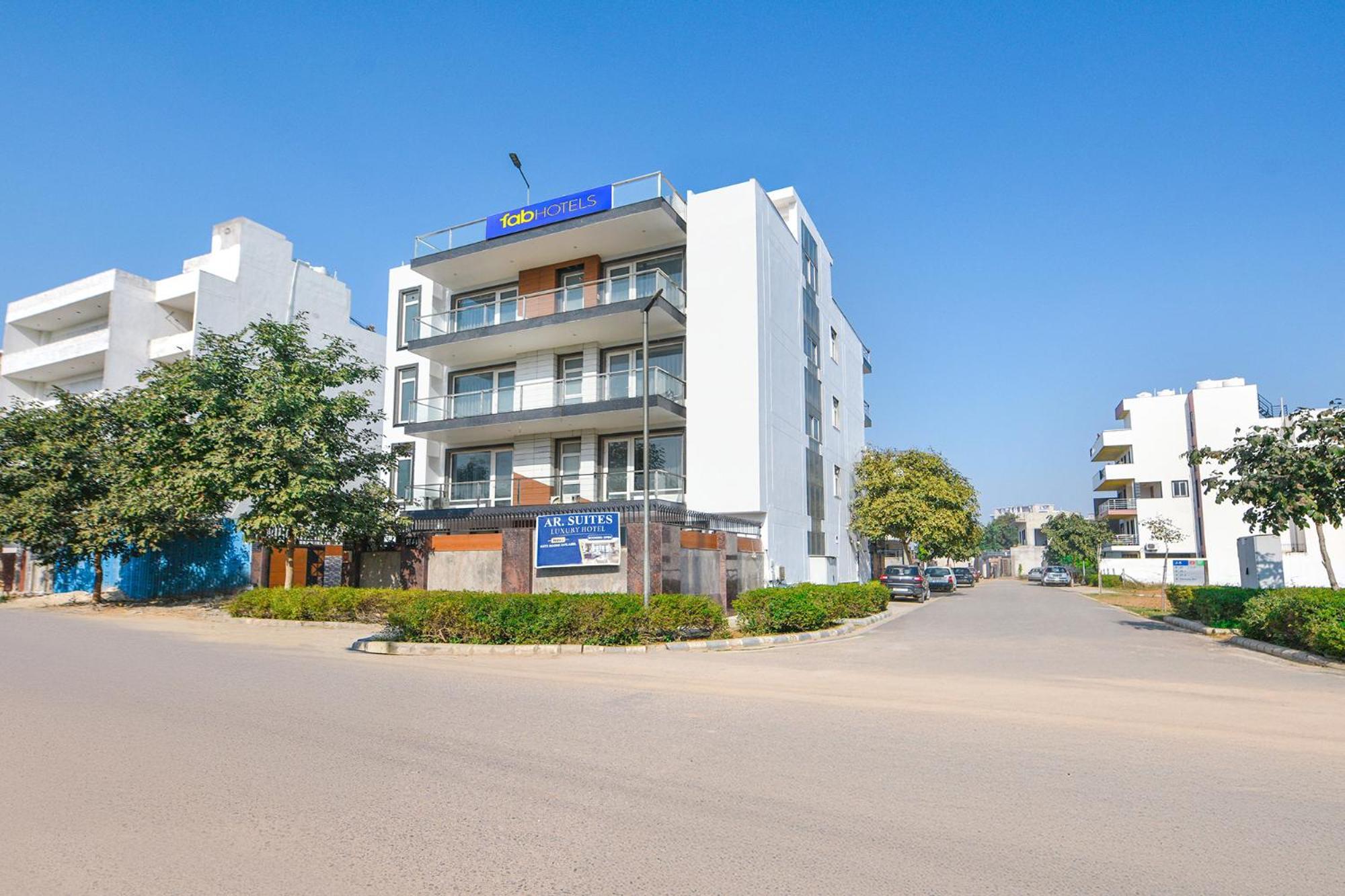 Fabhotel Ar Suites Gurgaon Exterior photo