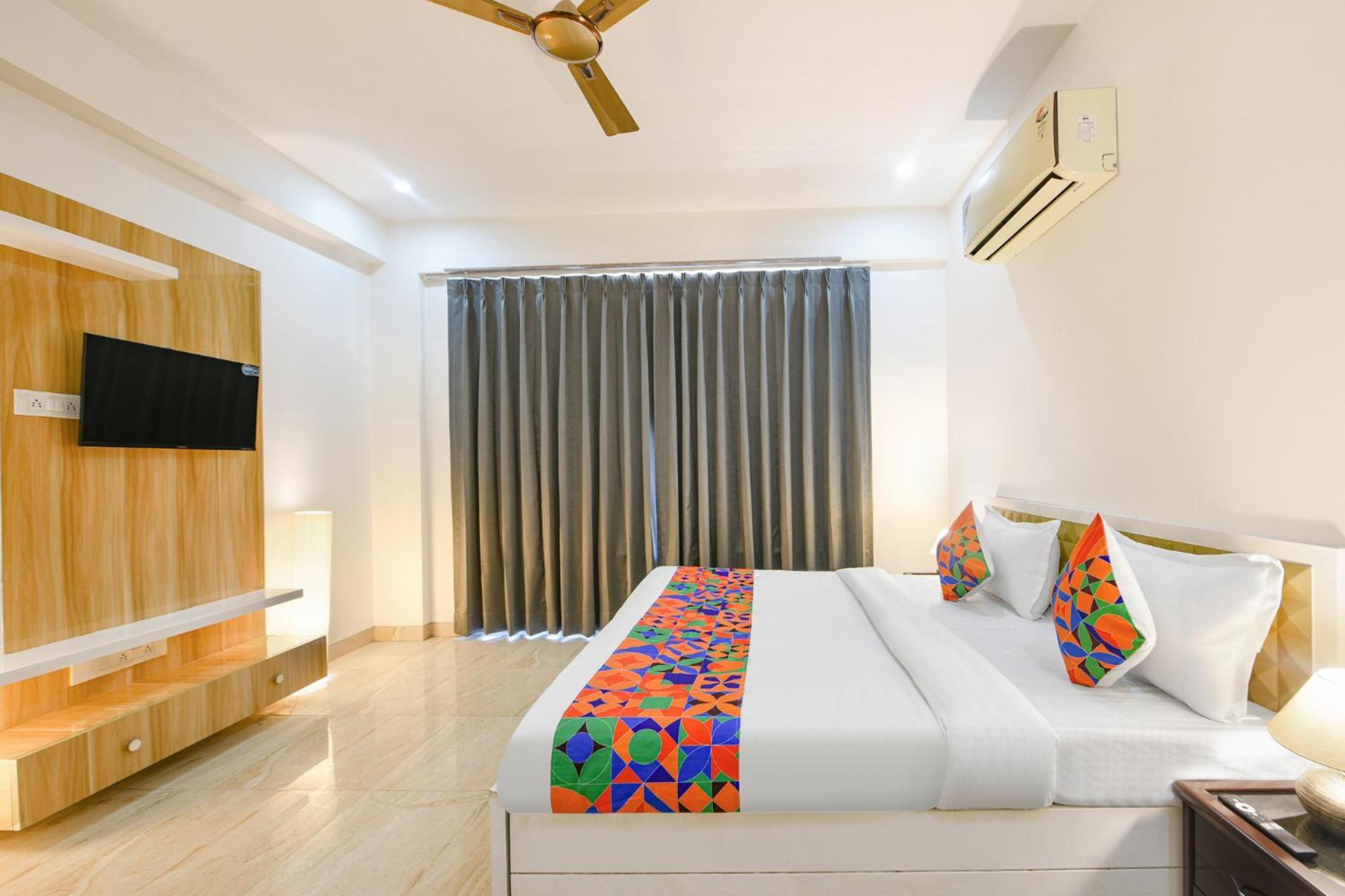 Fabhotel Ar Suites Gurgaon Exterior photo