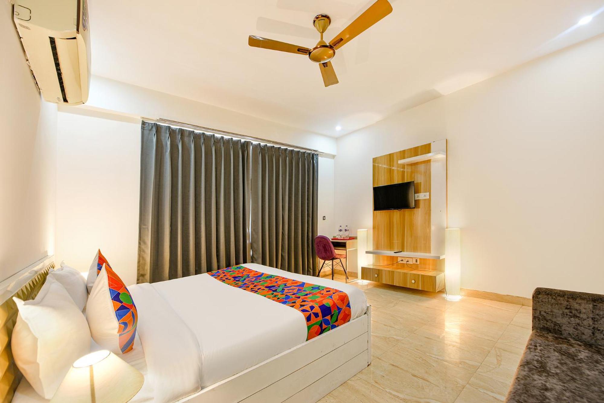 Fabhotel Ar Suites Gurgaon Exterior photo